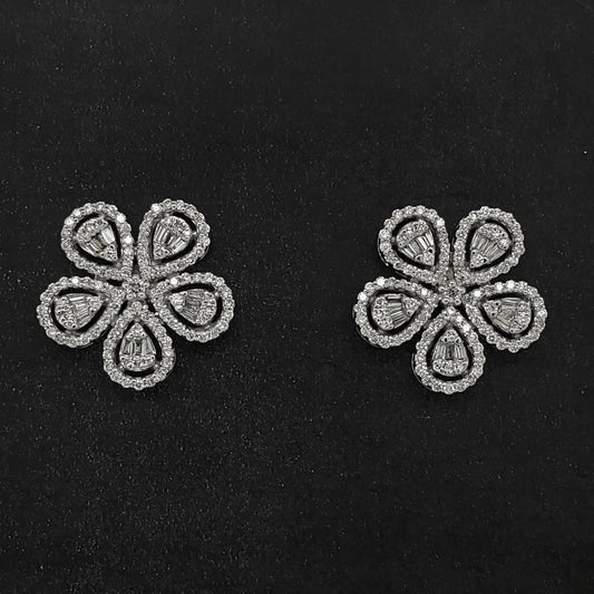 DIAMOND STUDS