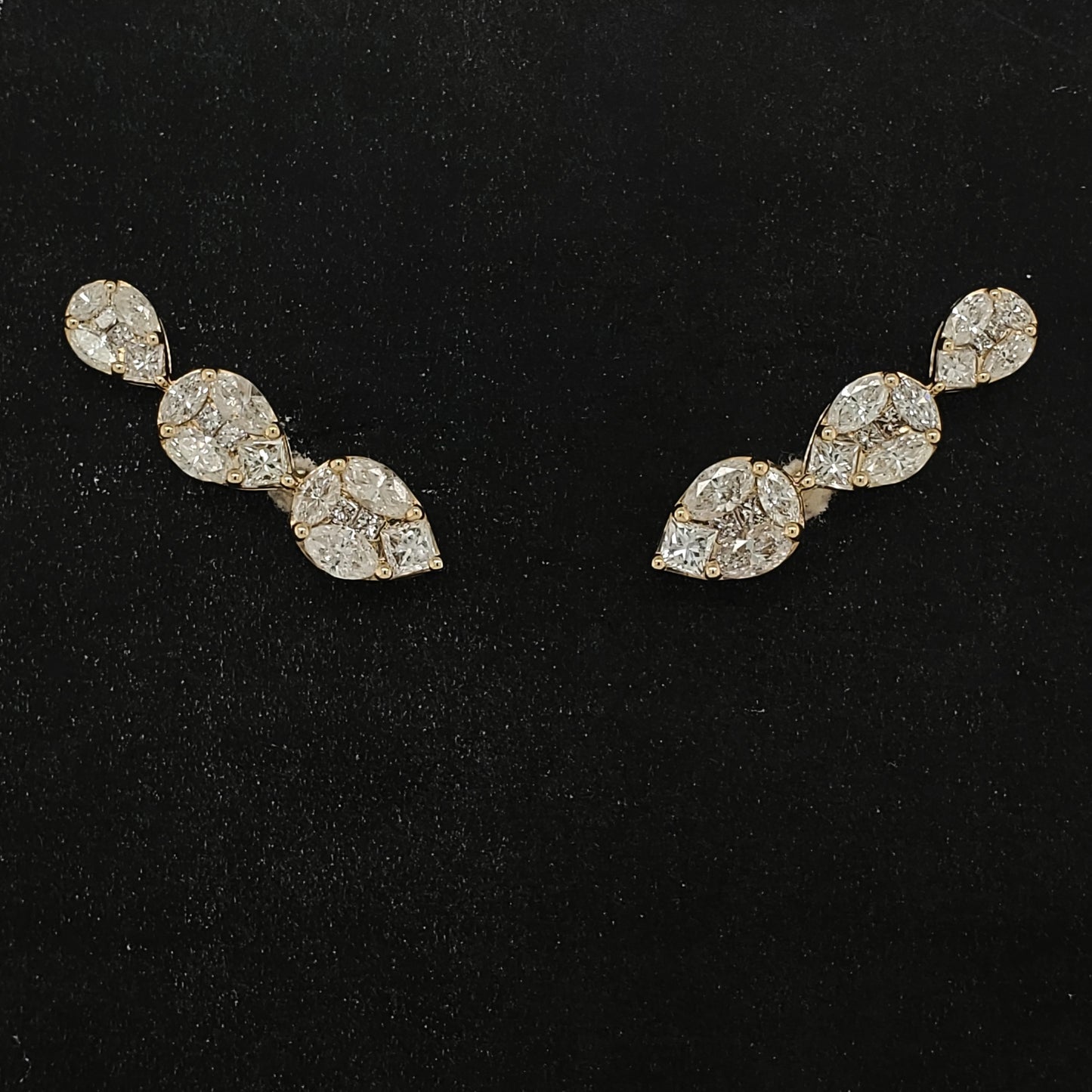 DIAMOND CRAWLING EARRING